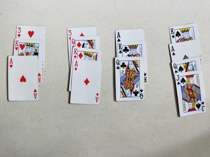 扑克玩法接龙怎么玩（扑克接龙怎么接）-图1