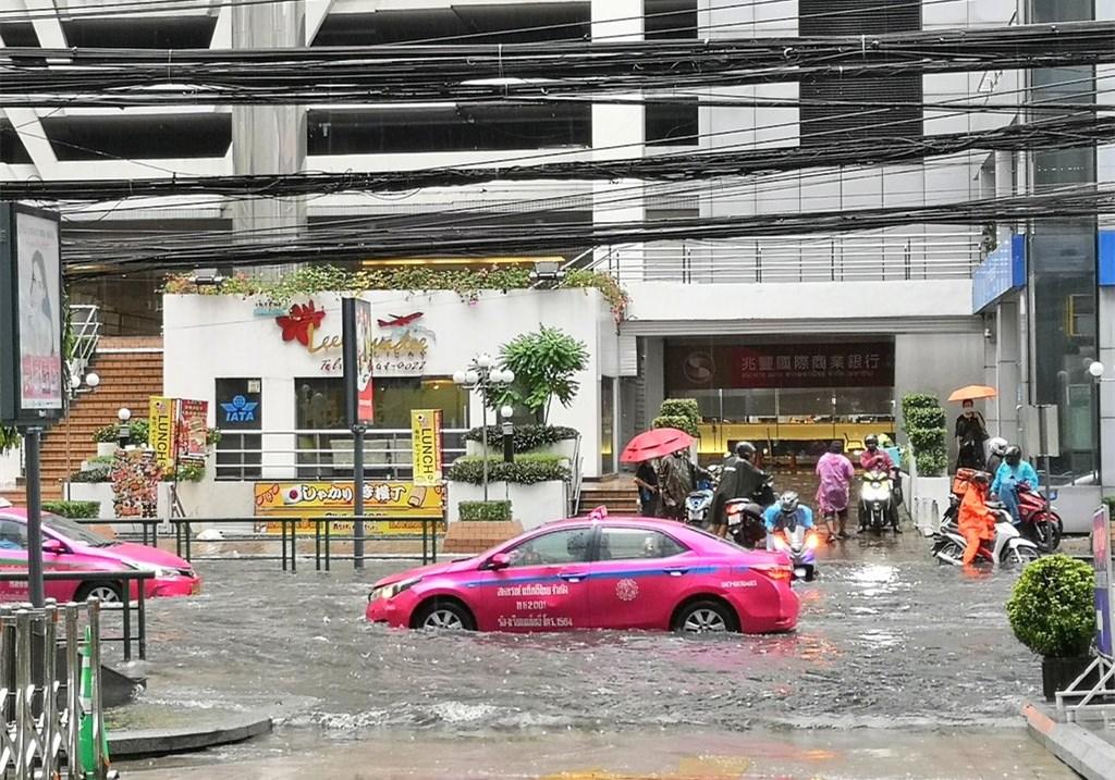 曼谷暴雨怎么玩（曼谷暴雨三点哪一点）-图3