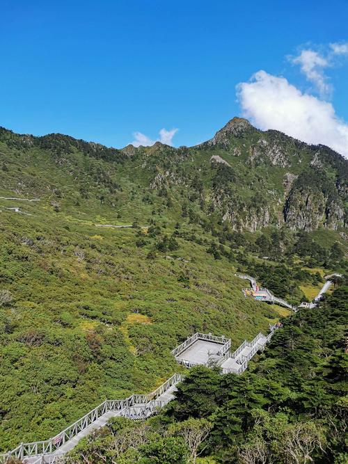 苍山怎么玩轻松（苍山景区怎么玩）-图2