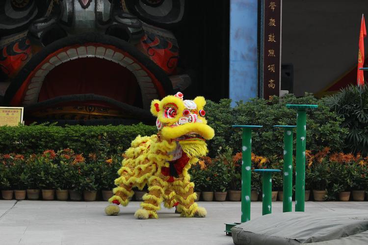 斗狮黄飞鸿怎么玩（黄飞鸿舞狮争霸视频）-图2