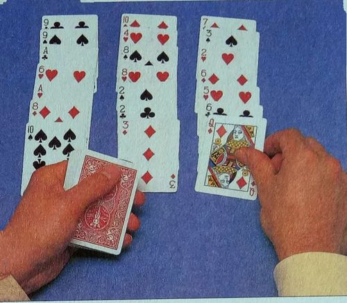 怎么玩21扑克（扑克21如何发牌）-图1